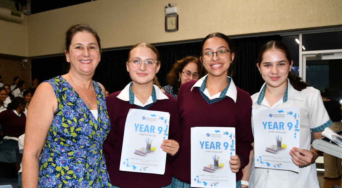 Dr Prue Salter, from Enhanced Learning Educational Services, with Year 9 students at last year's session.